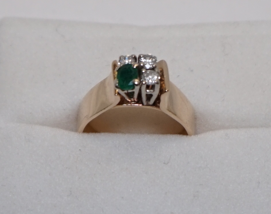 Yellow Gold 14kt Diamond and Emerald Ring