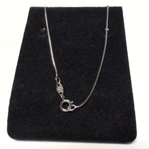 White Gold 10k Box Necklace Sz:20"