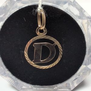 Yellow Gold 18k "D" Pendant